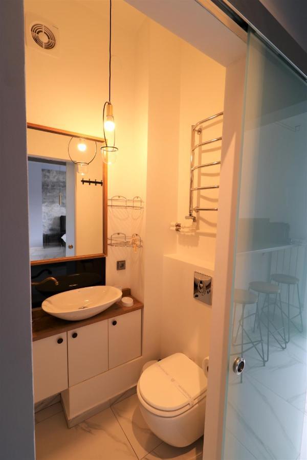 Deluxe Skyline Retreat Studio - Old Town Bükreş Dış mekan fotoğraf