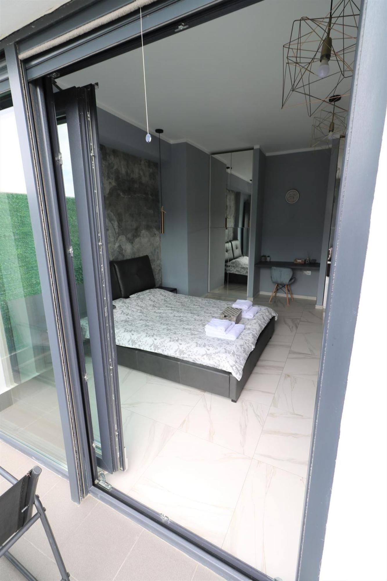 Deluxe Skyline Retreat Studio - Old Town Bükreş Dış mekan fotoğraf